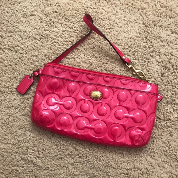 🌟 AUTHENTIC COACH CLUTCH 🌟 - Picture 1 of 9